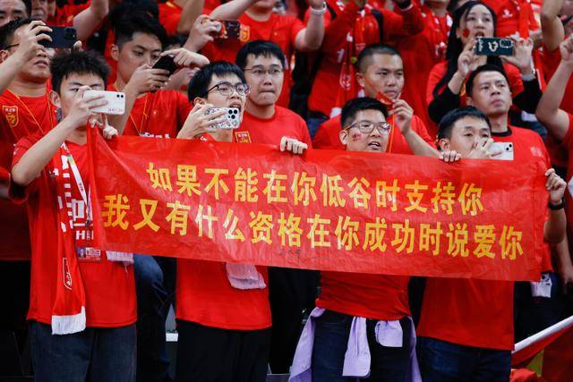 中国足球小将横扫欧洲夺冠！董路“野路子”，撕开了谁的遮羞布？